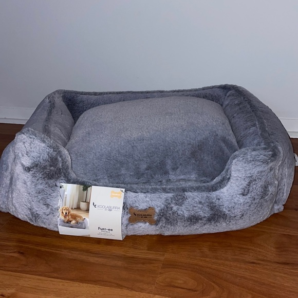Koolaburra by Ugg Medium grey Furr-ee dog bed new
